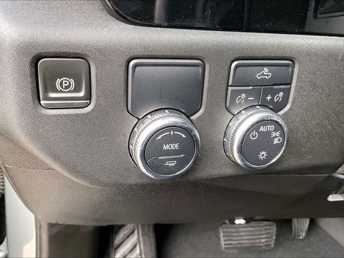 Used 2023 GMC Sierra 1500 SLE RWD image 14