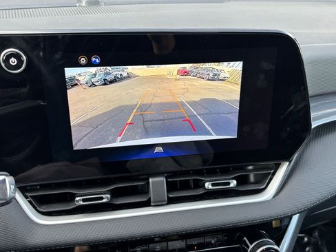 Used 2025 Chevrolet Equinox LT image 17