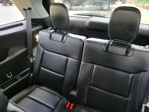 Used 2023 Ford Explorer XLT w/ Equipment Group 202A AWD/4WD image 21