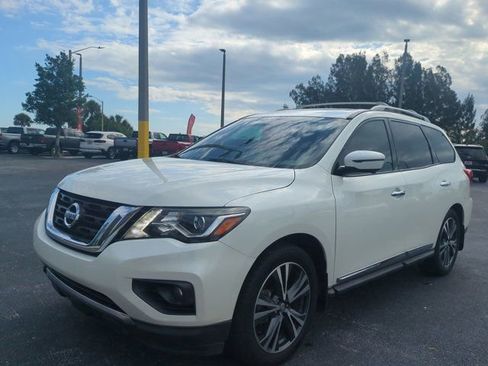 Used 2020 Nissan Pathfinder Platinum FWD image 9