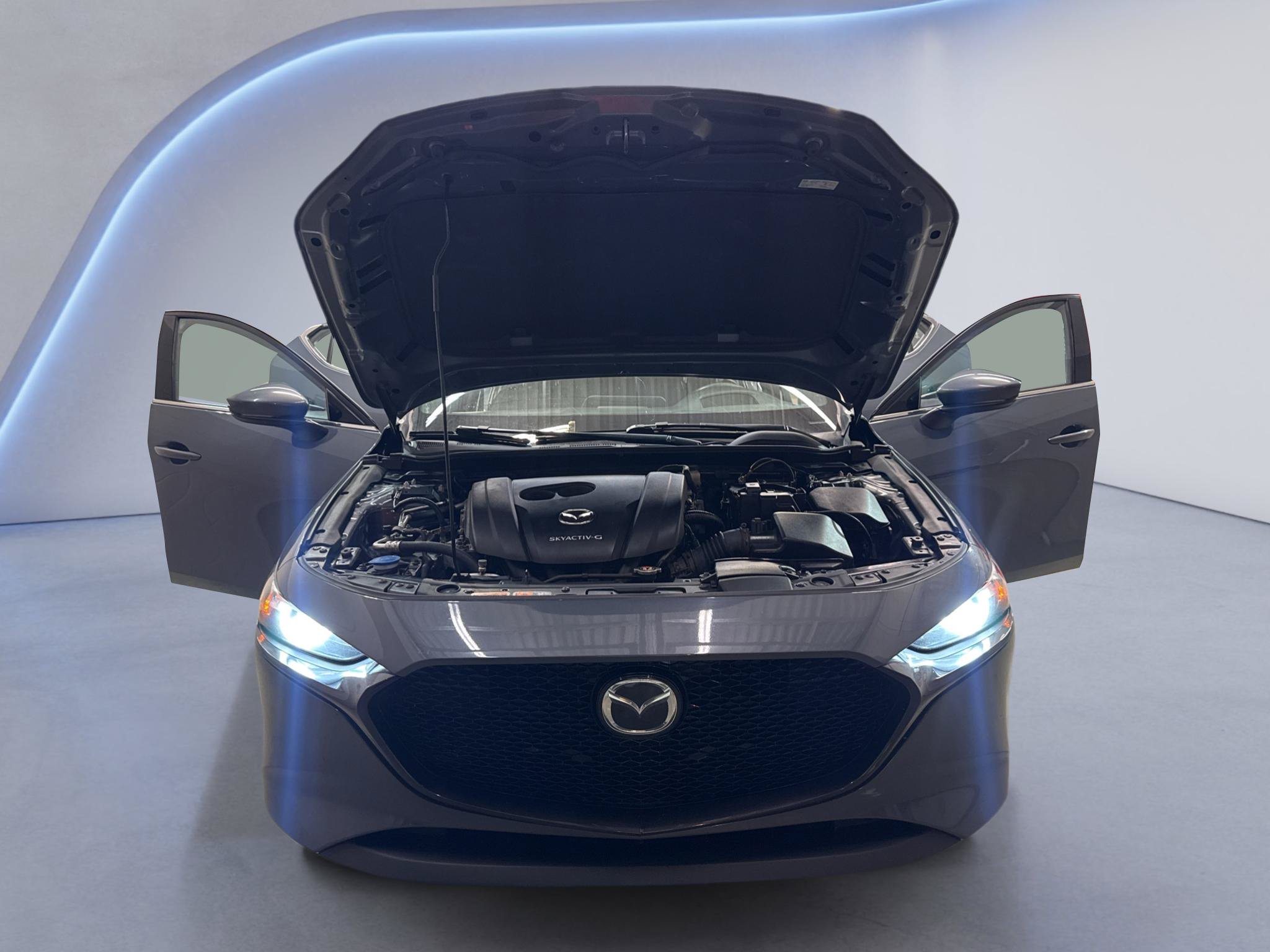 Used 2019 MAZDA MAZDA3 Hatchback w/ Preferred Package FWD image 10