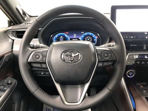 Used 2024 Toyota Venza Limited AWD/4WD image 16