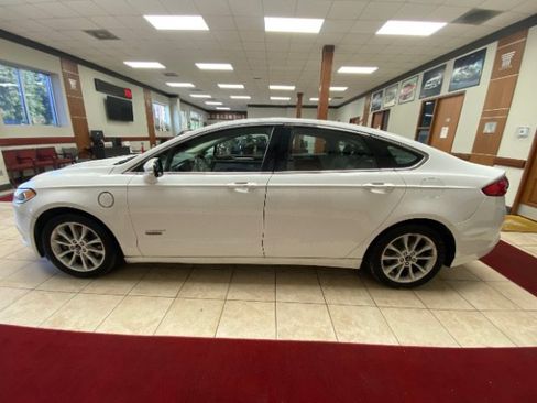 Used 2017 Ford Fusion Energi SE FWD image 6