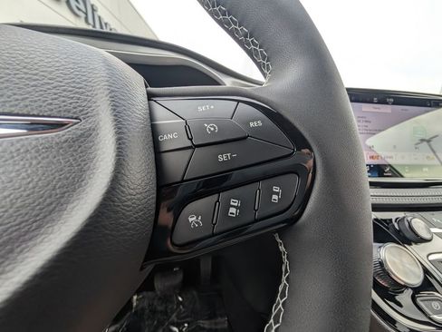 New 2026 Chrysler Pacifica Select w/ S Appearance Package image 22