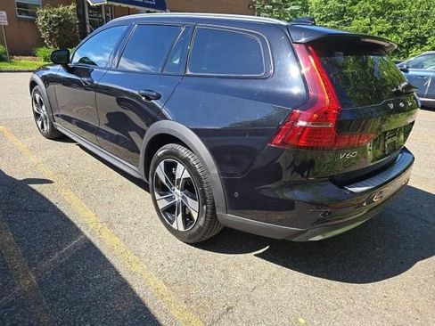 Used 2025 Volvo V60 B5 Cross Country Plus AWD/4WD image 6