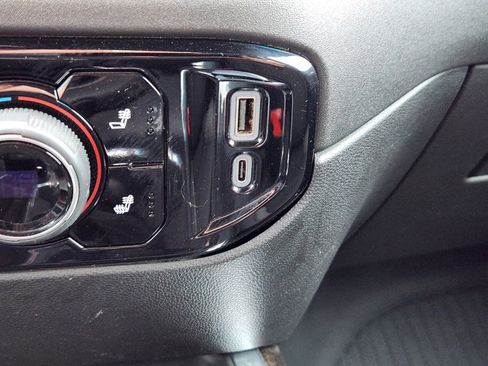 Used 2023 Chevrolet Silverado 1500 LT w/ Z71 Off-Road Package image 16