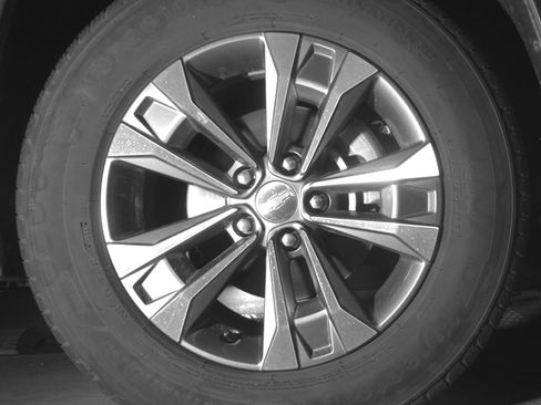 Used 2025 Chevrolet Equinox LT FWD image 13