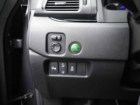 Used 2021 Honda Pilot Touring image 11