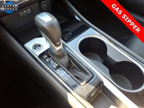 Used 2024 Nissan Altima 2.5 SV image 16