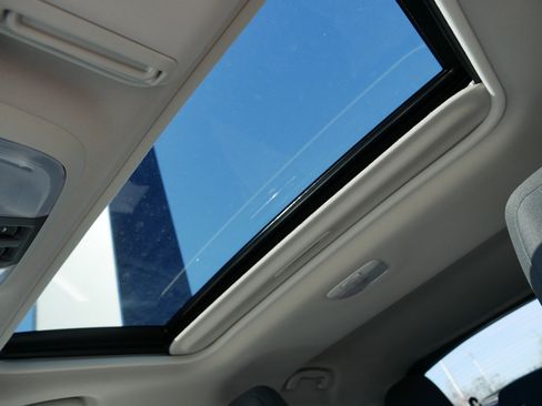 Used 2025 Subaru Crosstrek 2.0i Premium AWD/4WD image 32