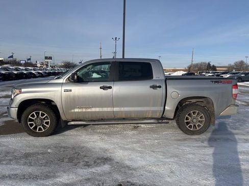 Used 2018 Toyota Tundra SR5 w/ TRD Off Road Package image 5