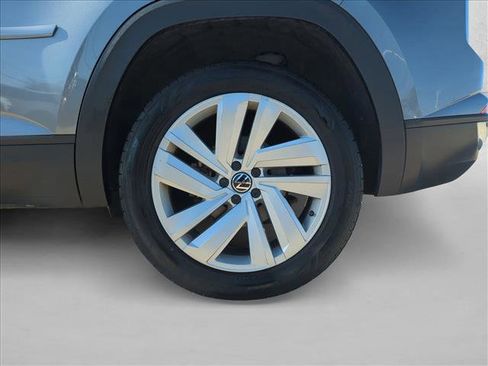 Used 2021 Volkswagen Atlas Cross Sport SE w/ V6 Towing Package image 22