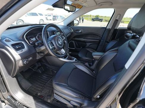 Used 2020 Jeep Compass Latitude w/ Cold Weather Group AWD/4WD image 16