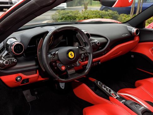 Used 2022 Ferrari F8 Tributo RWD image 29