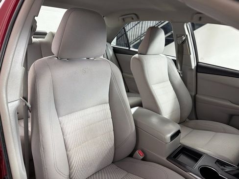 Used 2016 Toyota Camry LE FWD image 21