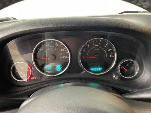 Used 2018 Jeep Wrangler Unlimited Sahara w/ Max Tow Package image 5