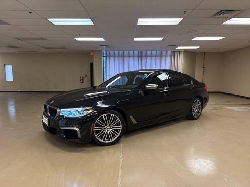 Used 2020 BMW M550i xDrive M550i xDrive w/ Executive Package image 1