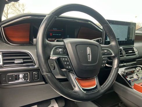 Used 2022 Lincoln Navigator L Reserve w/ Monochromatic Package image 8