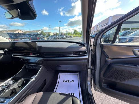 New 2026 Kia Carnival SX FWD image 23