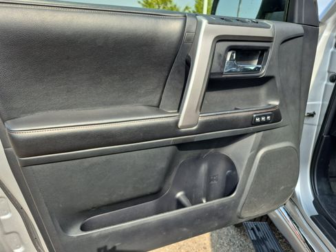 Used 2015 Toyota 4Runner Limited AWD/4WD image 14