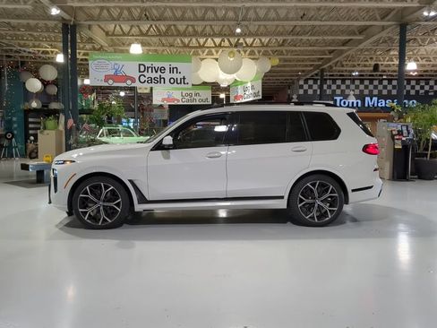 Used 2023 BMW X7 xDrive40i w/ Executive Package AWD/4WD image 11