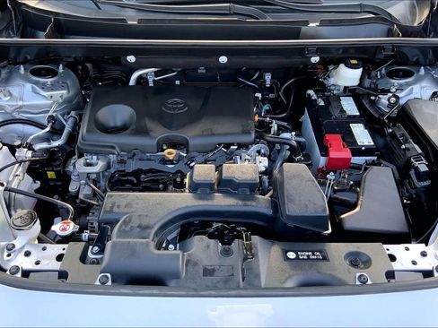 Used 2025 Toyota RAV4 XLE AWD/4WD image 31