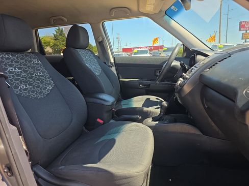 Used 2011 Kia Soul + w/ Audio Pkg FWD image 20