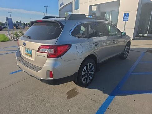 Used 2015 Subaru Outback 2.5i Limited AWD/4WD image 5
