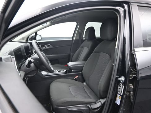 Used 2025 Kia Sportage LX AWD/4WD image 21