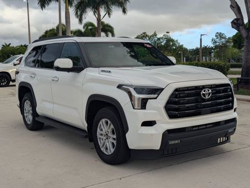 Certified 2025 Toyota Sequoia SR5 AWD/4WD image 3