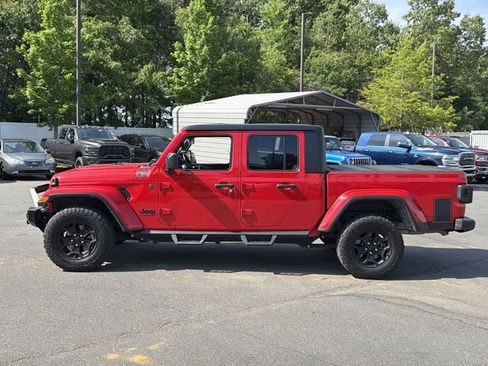 Used 2022 Jeep Gladiator Sport AWD/4WD image 2