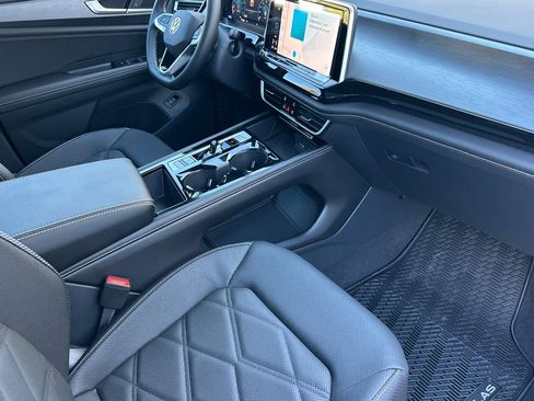 New 2026 Volkswagen Atlas Cross Sport SE image 14