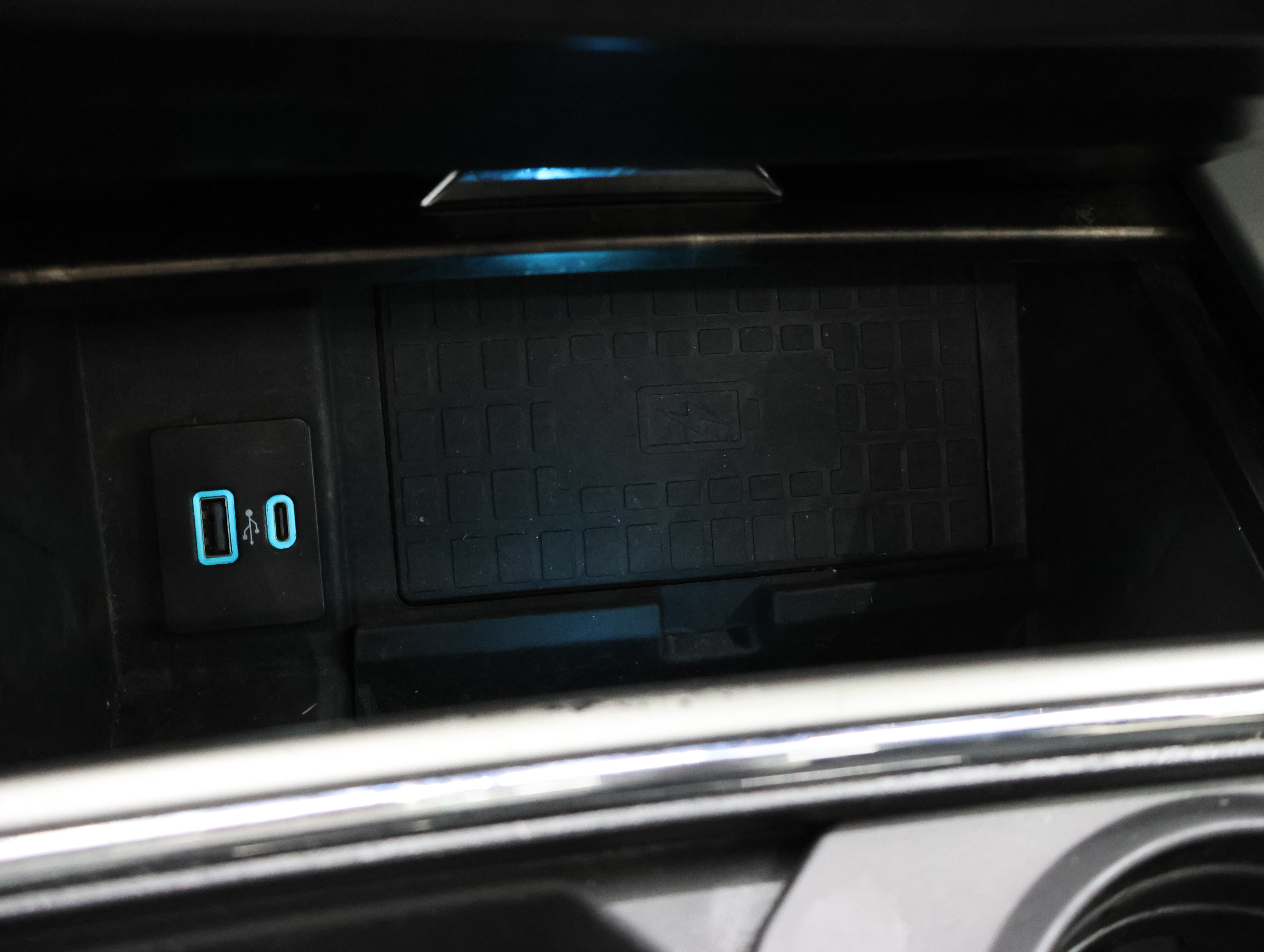 Used 2022 Ford F250 Lariat w/ Black Appearance Package AWD/4WD image 46