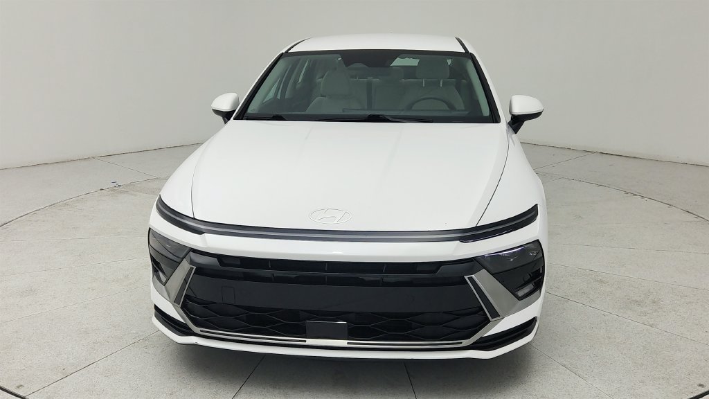 Used 2025 Hyundai Sonata SEL FWD image 2