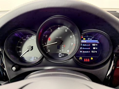 Certified 2026 Porsche Macan AWD/4WD image 20