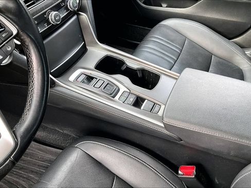 Used 2022 Honda Accord Touring image 17
