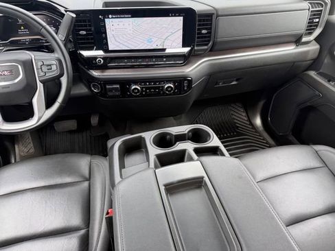 Certified 2025 GMC Sierra 1500 SLT RWD image 19