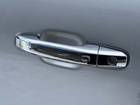 Used 2022 Chevrolet Silverado 2500 LTZ w/ LTZ Plus Package image 16