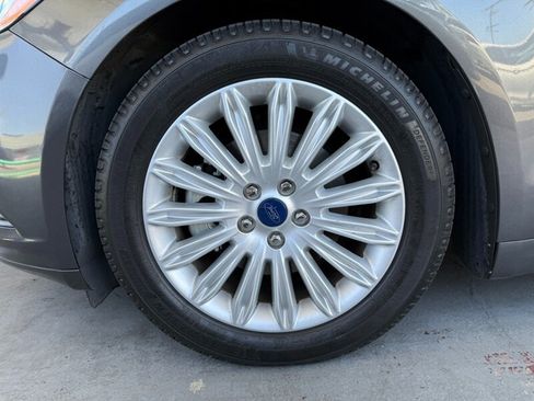 Used 2015 Ford Fusion SE FWD image 37