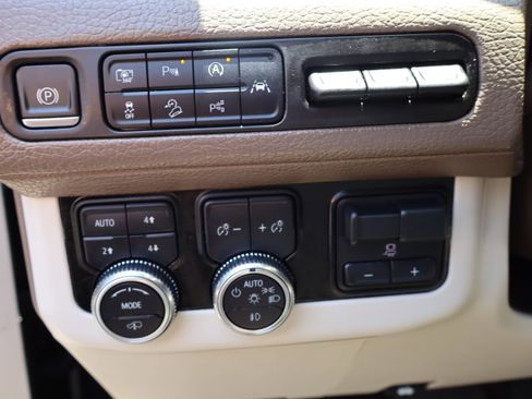 Used 2023 GMC Yukon Denali w/ Denali Reserve Package AWD/4WD image 26