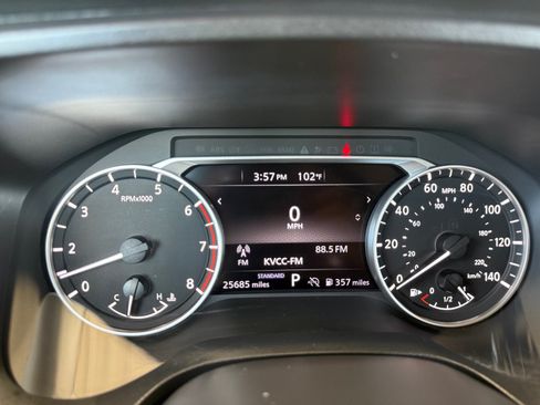 Used 2025 Nissan Rogue SV FWD image 14