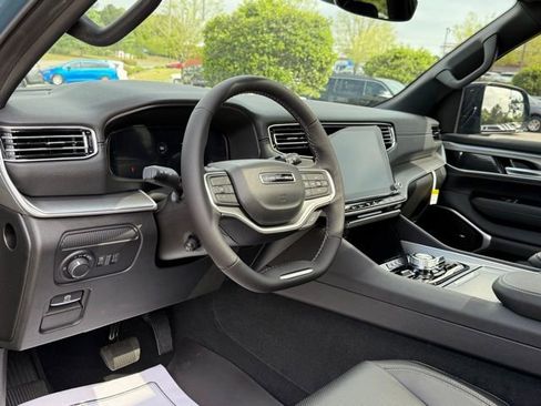 New 2026 Jeep Grand Wagoneer 4WD image 16