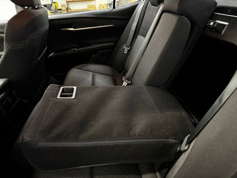 Used 2025 Toyota Camry LE image 31