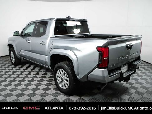 Used 2024 Toyota Tacoma SR5 AWD/4WD image 27