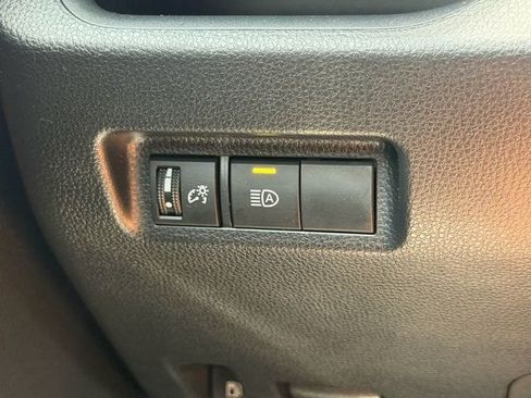 Certified 2025 Toyota RAV4 LE AWD/4WD image 27