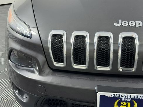 Used 2014 Jeep Cherokee Latitude w/ Cold Weather Group AWD/4WD image 4