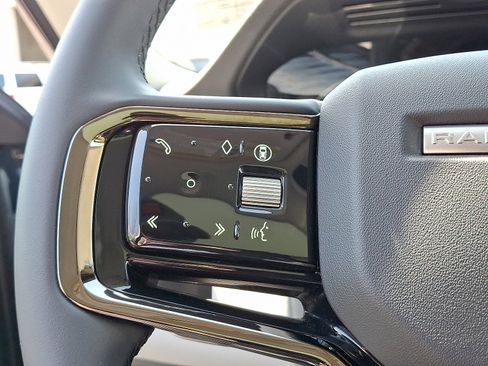 Certified 2025 Land Rover Range Rover Evoque Dynamic SE image 21