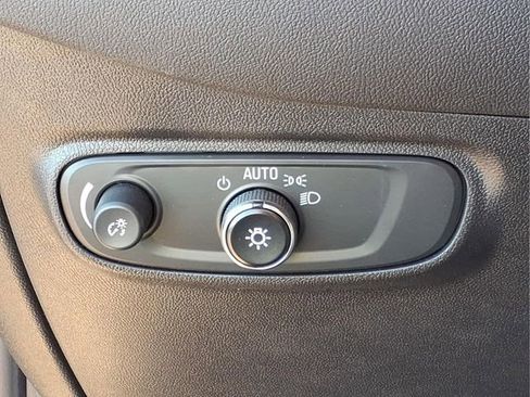 Used 2024 Chevrolet Equinox LT w/ LPO, Floor Liner Package FWD image 17