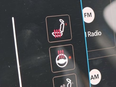 Used 2025 Jeep Compass Trailhawk w/ Trailhawk Elite Group image 16