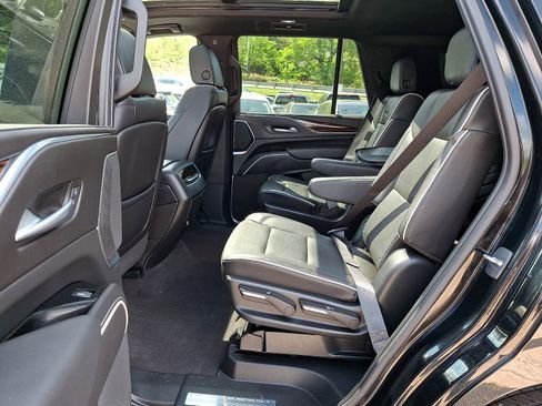 Used 2023 Cadillac Escalade Premium Luxury AWD/4WD image 10